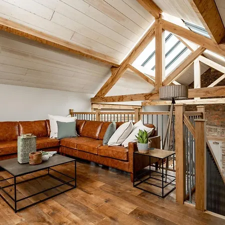 The Grand Barn Tatil Evi